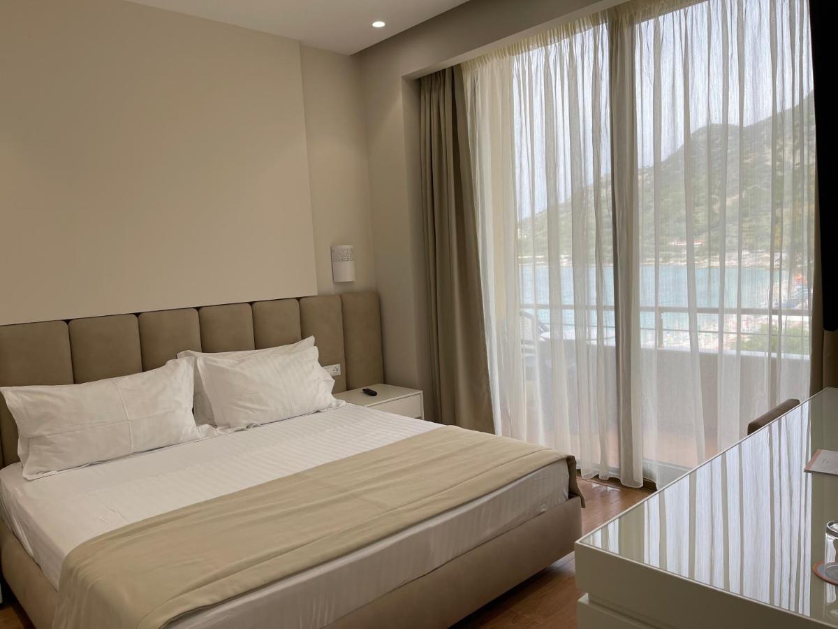 Paradise Beach Hotel Radhime Bagian luar foto