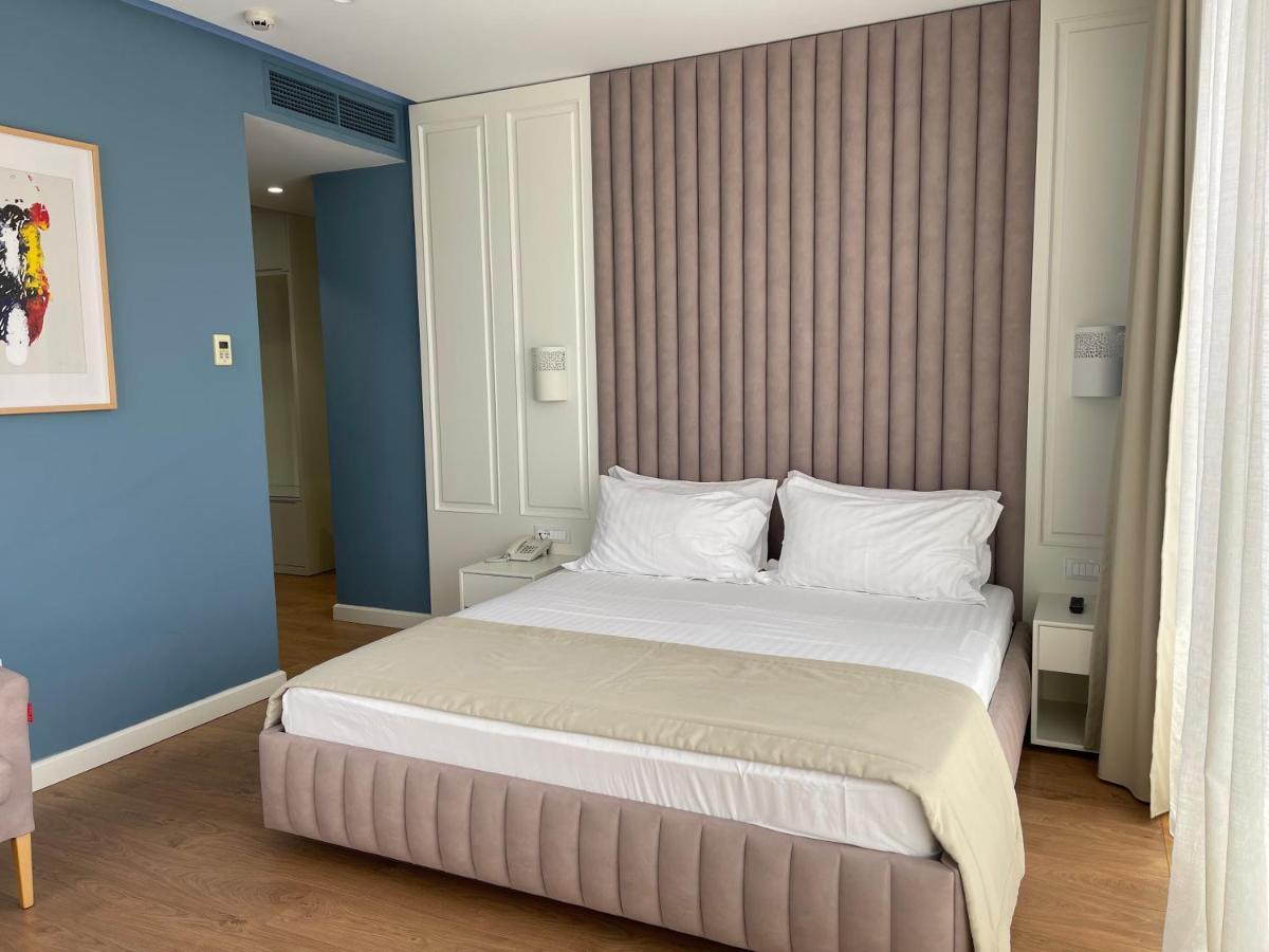 Paradise Beach Hotel Radhime Bagian luar foto