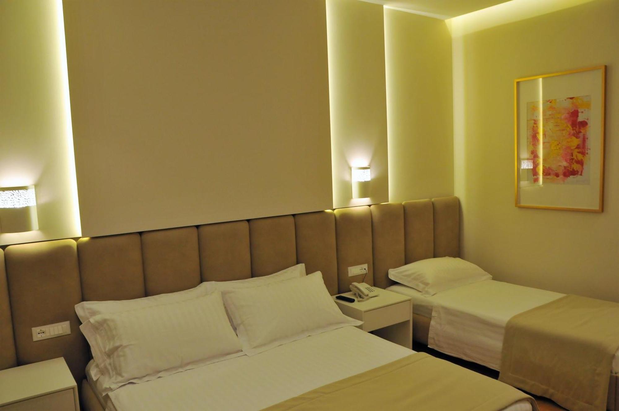 Paradise Beach Hotel Radhime Ruang foto