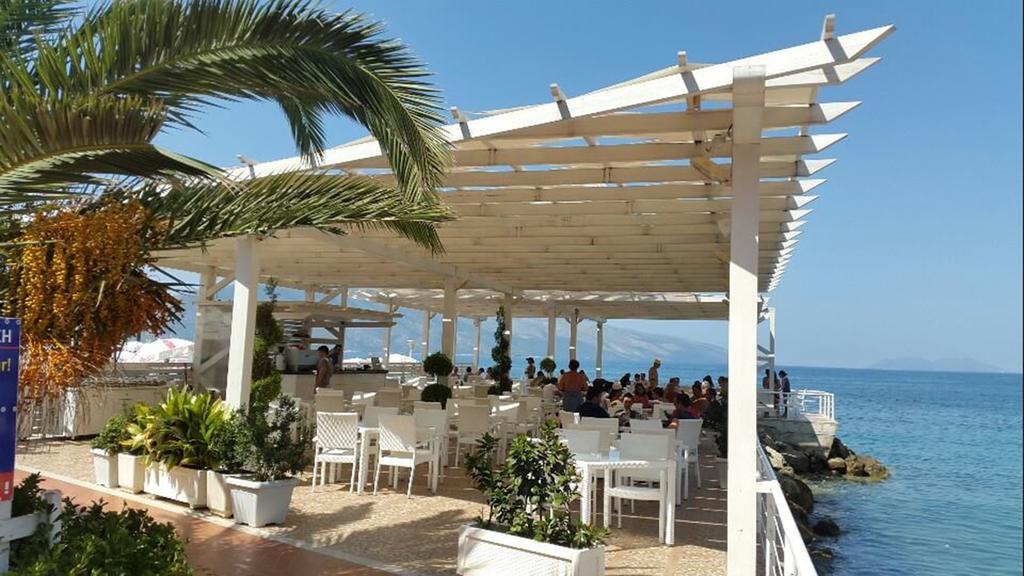 Paradise Beach Hotel Radhime Bagian luar foto