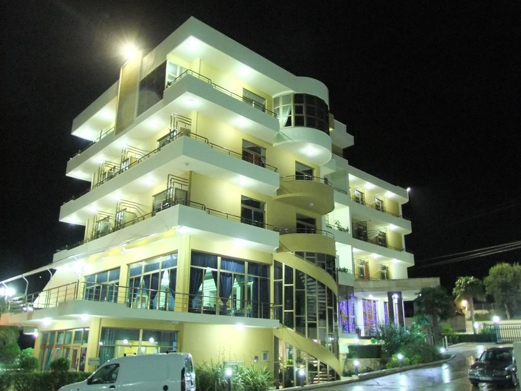 Paradise Beach Hotel Radhime Bagian luar foto
