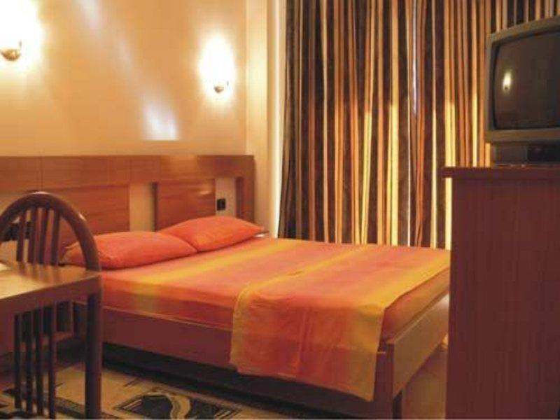 Paradise Beach Hotel Radhime Ruang foto