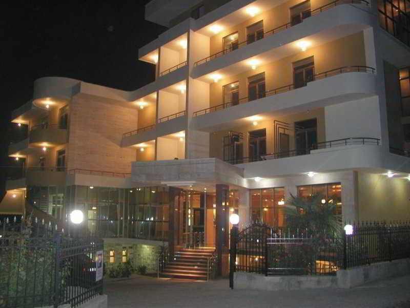 Paradise Beach Hotel Radhime Bagian luar foto